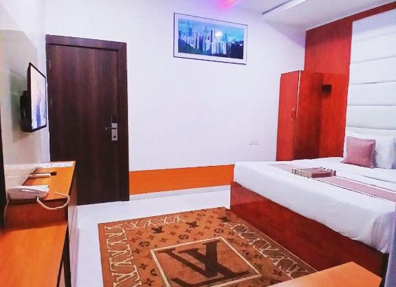 Billion suite hotel Awka
