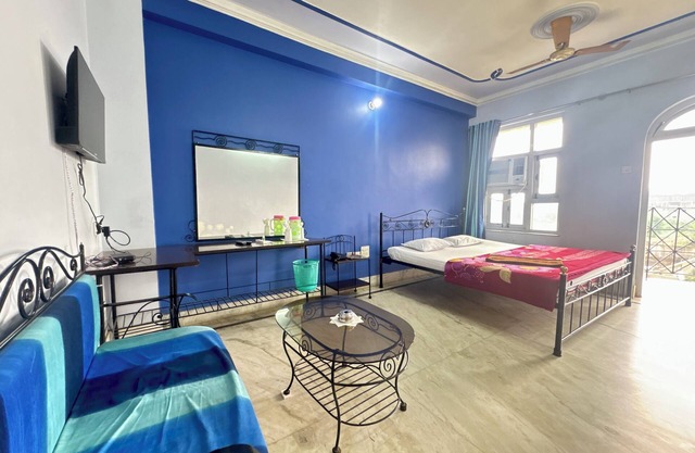 Binapani Hotel & Restaurant Tarapith