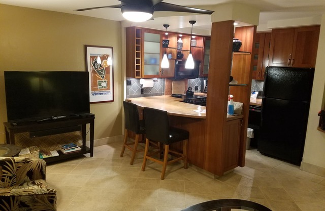 Bingo! KKN's TROPHY Unit! Deluxe Renovation, Central Split A/C & Ground Floor.