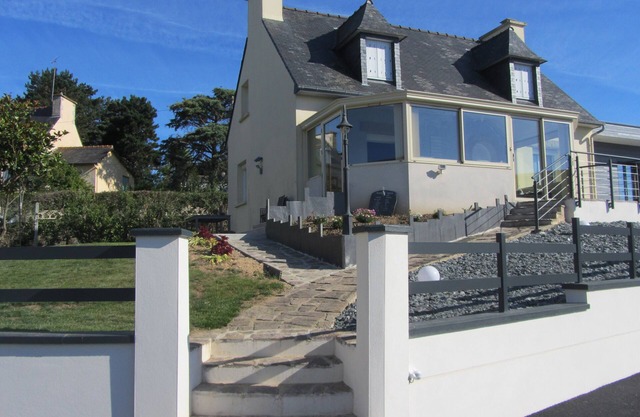 BINIC, BRETAGNE, FRANCE house near the sea for 5-6persons