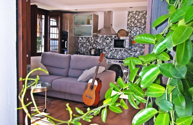 Bird flight level, panoramic views and private parking