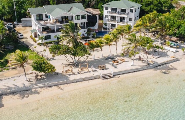 Bird of Paradise Villa at Curacion Beach Resort - Beachfront, Kayaks, Pool