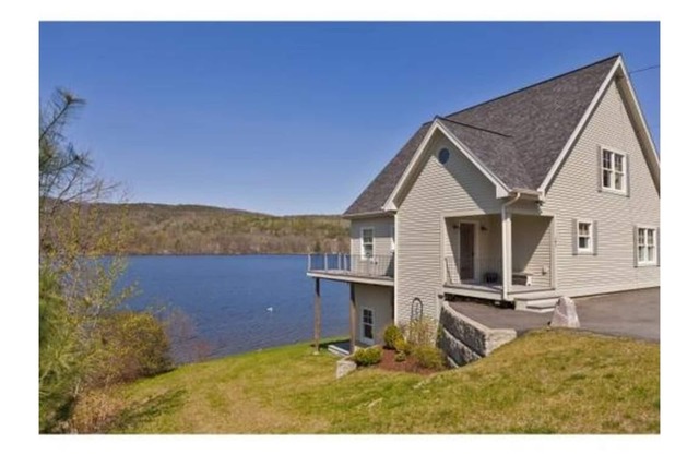 Black Bear Lodge: Lakefront Home on Mascoma Lake