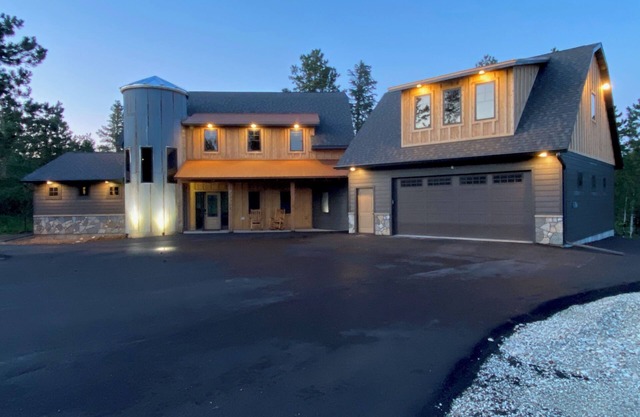 Black Hills Silo NEW Construction-Hot Tub, Garage in Powder House Pass