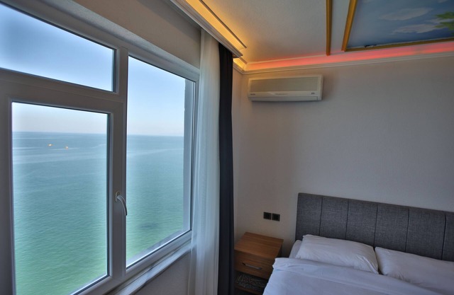 Black Pearly Hotel