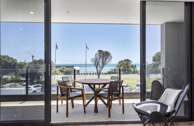 Blairgowrie Apartment 1 - 1 NIGHT FREE!* - Newly renovated apartment across the road from Blairgowrie Foreshore.