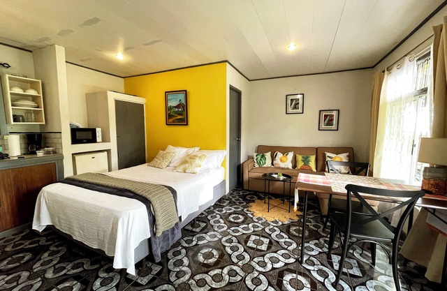 Blanc Haus 5 min from the center of Greece