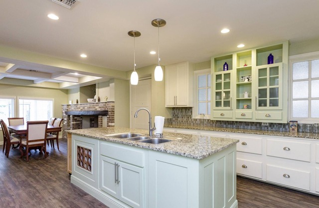 Blanco's Bay-Stunning, Three Bedroom Home Located by Oso Golf Course!