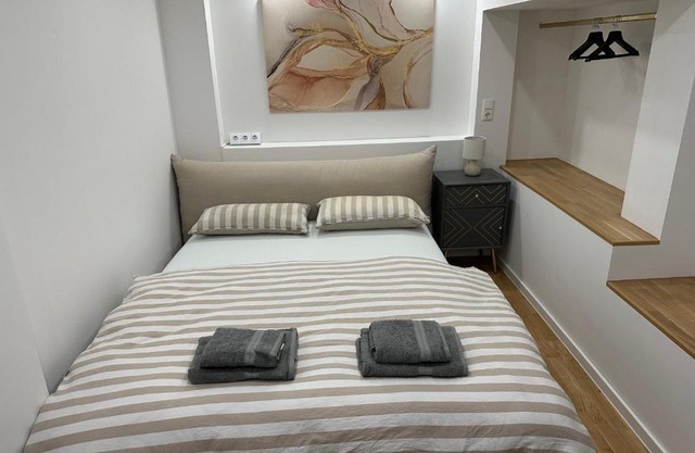 BLISS - Arbeitsplatz, Docking Station, Netflix