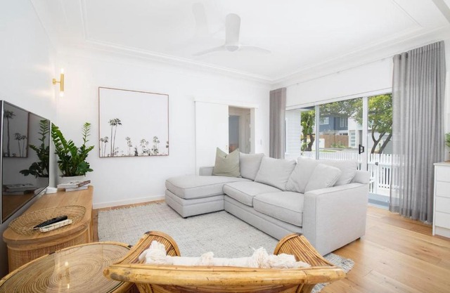 Blissful Merewether Beach Cottage - A Coastal Gem