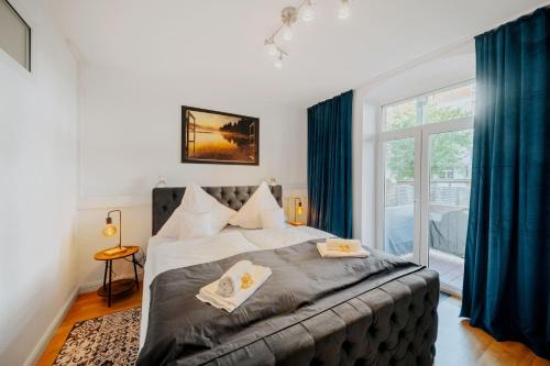 BlissPlace 3 Zi Premium Apartment nahe GETEC Arena mit Kingsize Betten und Balkon