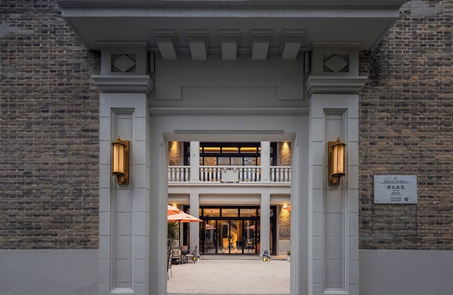 Blossom Manoir Lujiazui