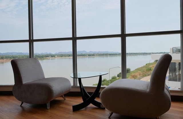 Blu Hotel Nakhon Phanom