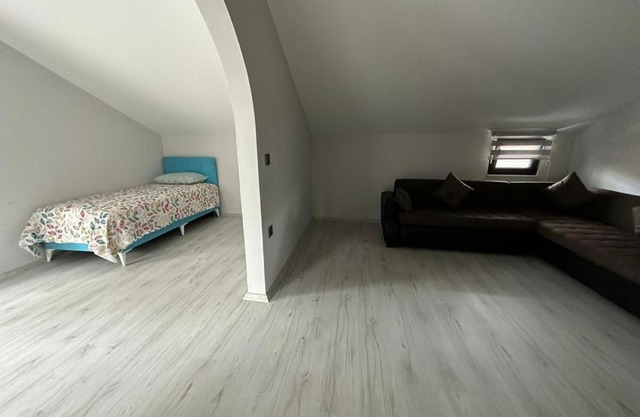 Blue green five rooms