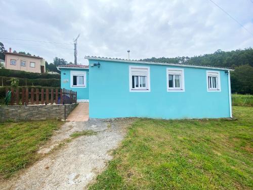 Blue House Pantin, entre olas y praderas