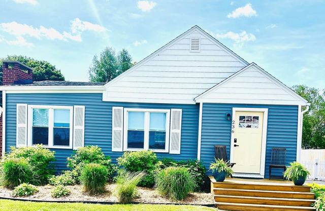 Blue J Cottage Charlevoix, MI