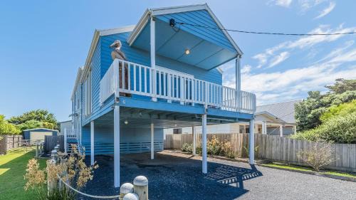 Blue Jetty Beach House in Sunderland Bay