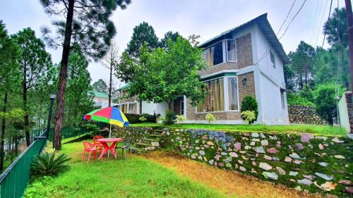 Blue Pine Orchards - Villas