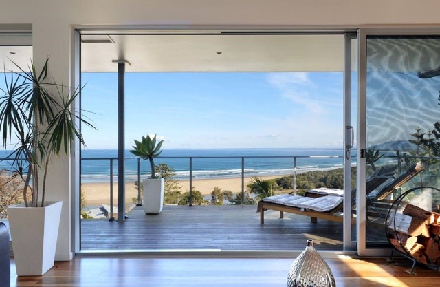 BLUE SALT-Great water views. Wood Fire. Lower rates & 3 for 2 nights in winter.
