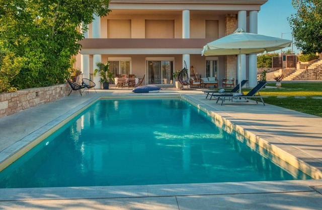 Blue Sky Villa in Crete