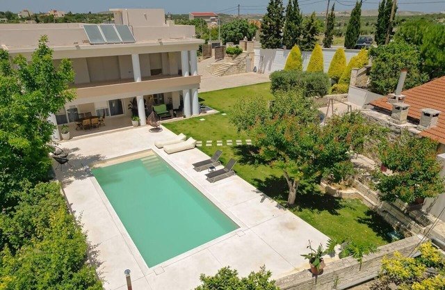 Blue Sky Villa in Crete