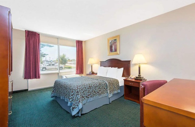 Blue Way Inn & Suites Wichita East-1 King Bed Non Smoking