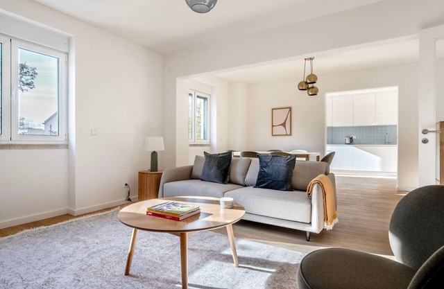 Blueground | Areeiro, furnished + appliances