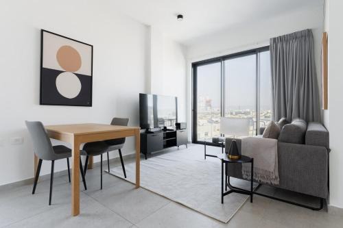 Blueground at Florentine, Balcony