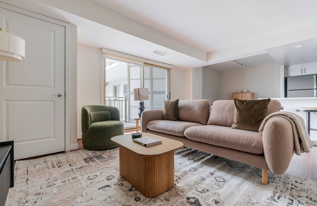 Blueground | Ballston, fitness center, nr Arlington Cemetery