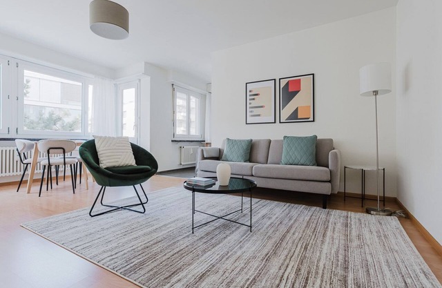 Blueground | Iselin, balcony, elev, nr market