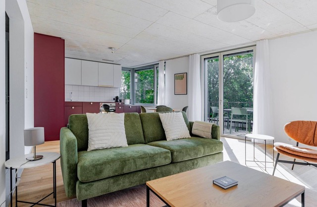 Blueground | Saatlen, balcony, nr Stadtpark