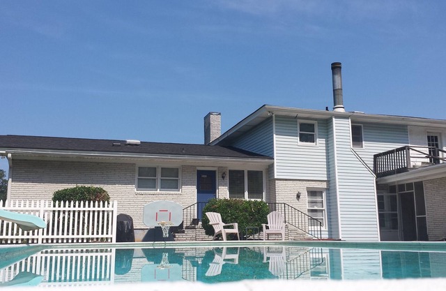 Blueview 2 bedroom w/ pool