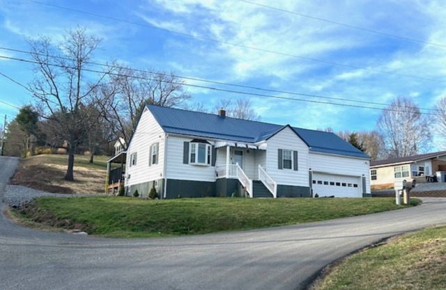 Bluewell Trail Retreat