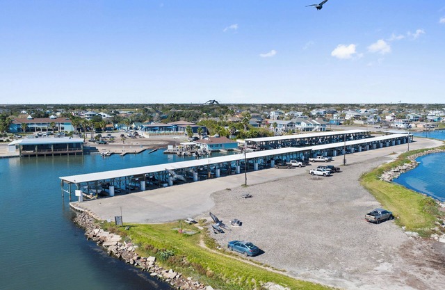 Bluffs Landing Marina King Room - Walk to Fishing Charters #2