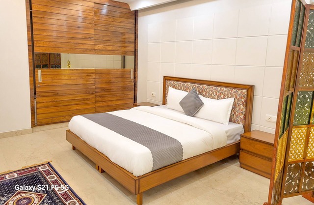 BnBBuddy- Pratishtha 2 @2bhk, DLF phase1,Gurugram