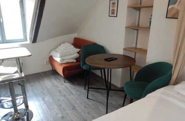 BnBNook - Bright Studio in Le Marais and Notre-Dame