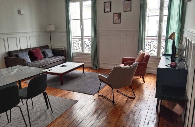 BnBNook - Chic 2BR - Historic Le Marais and Pompidou