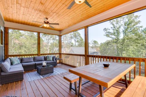 Boat Dock and Lake Hartwell Access Family Getaway!