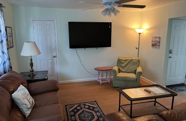 Boat House Apt, #3 - 2 BR, Water Front, WiFi, Pets apts