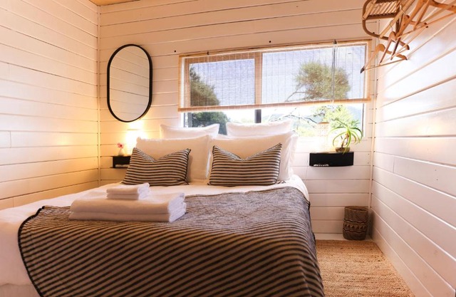 Boho Hill Apartment - Great Barrier Island Escape