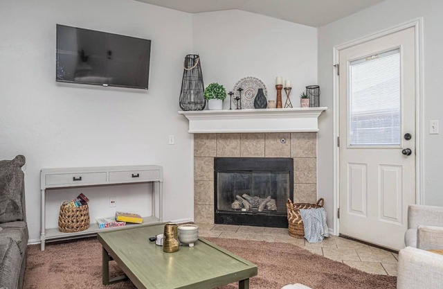 Boho vibe 3BR/2BA Near Tinker AFB & OKC!