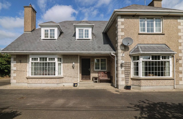 BOLGER HOUSE, pet friendly in Kilmuckridge, County Wexford