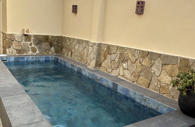 Bolonia beach, nice house by the sea with pool