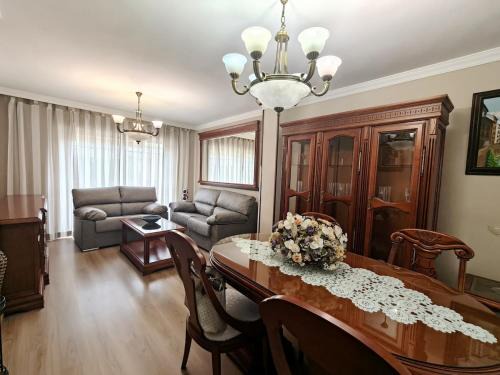 Bonito adosado a pocos minutos de Granada