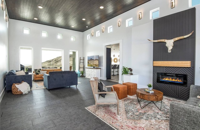 Bonneville Salt Flats Secluded Luxury Modern Home! Hot Tub!