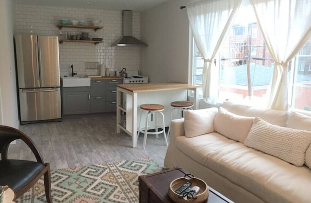 Bonnycastle Carriage House · Stellar Suites | Sunny Carriage House | Highlands