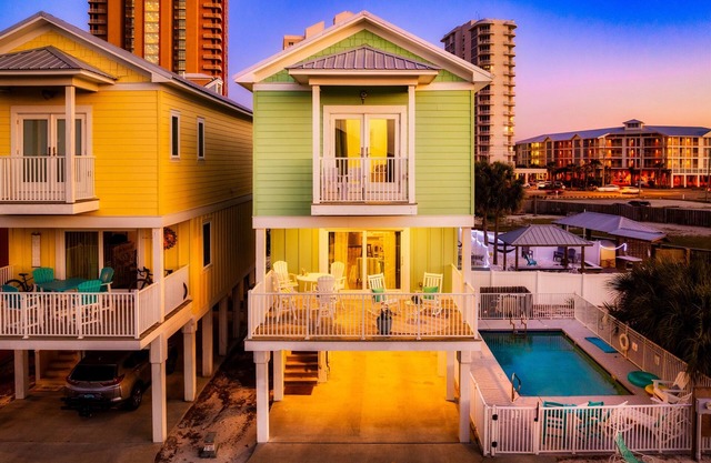 Book Oct Stay! Family Home! Pool! Walk to Beach!