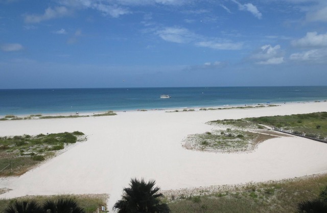 Book your beach getaway November2025 ! Few dates left ….book now!