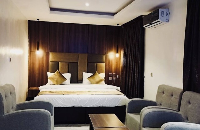 Boston Hill Resort & Hotel Ltd