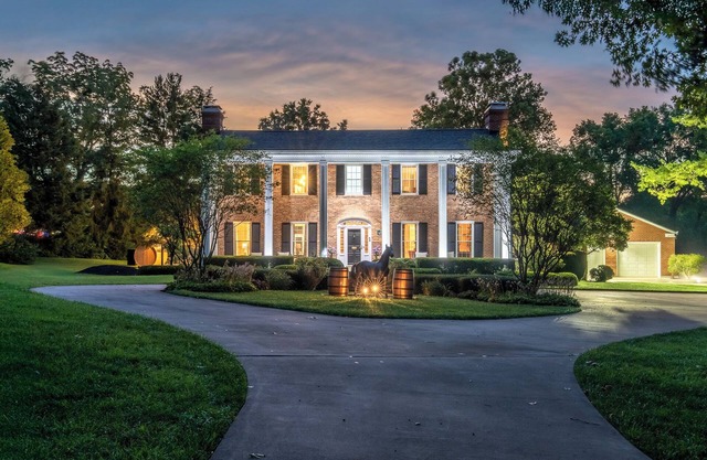 Bourbon Trail Stay: Golf Sim, Sauna, Hot Tub, Theater